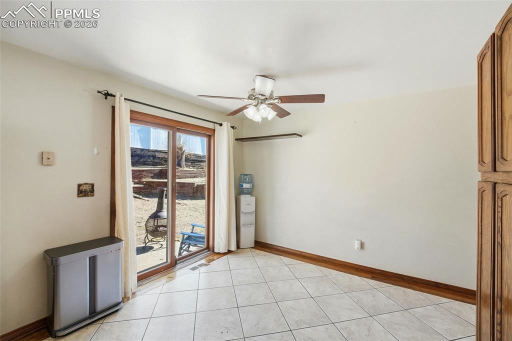 Image 12 of 35: Kitchen