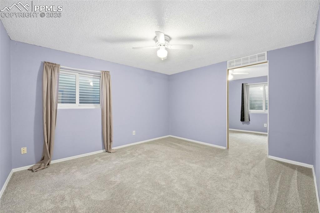 Image 21 of 35: Family Room