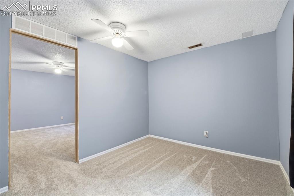 Image 31 of 35: Flex Room