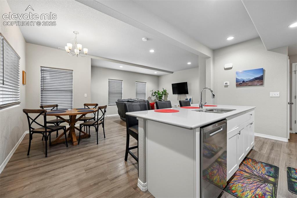 Image 11 of 28: Kitchen