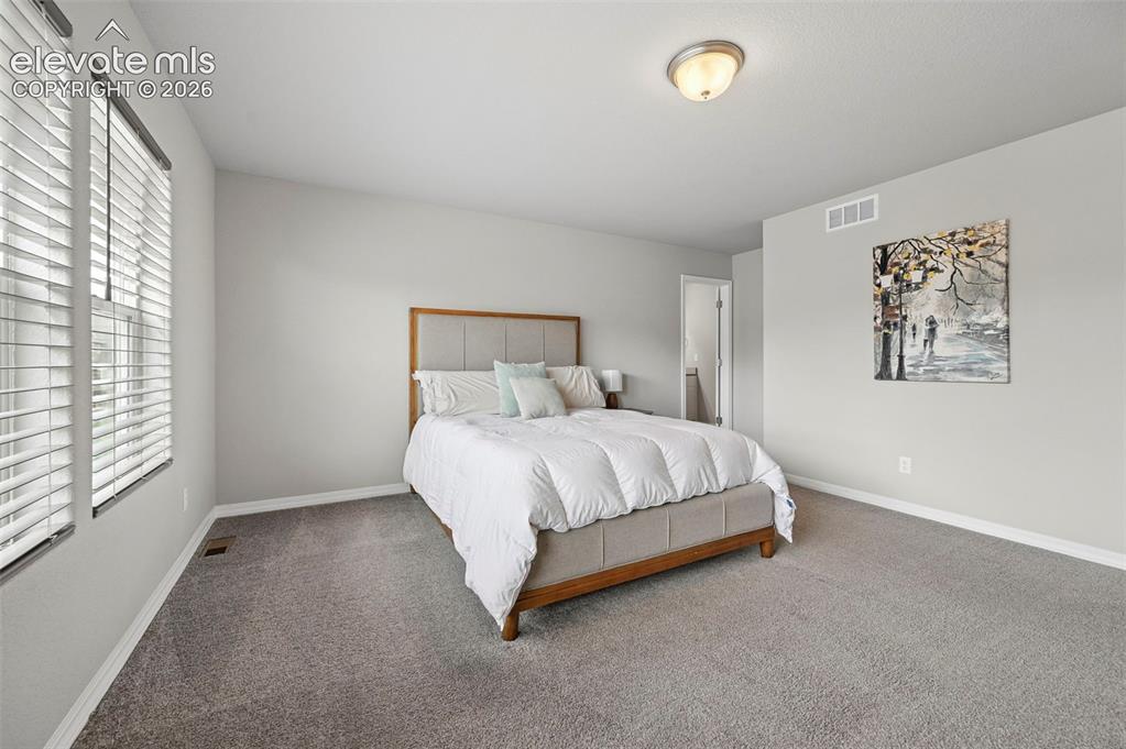 Image 18 of 28: Bedroom