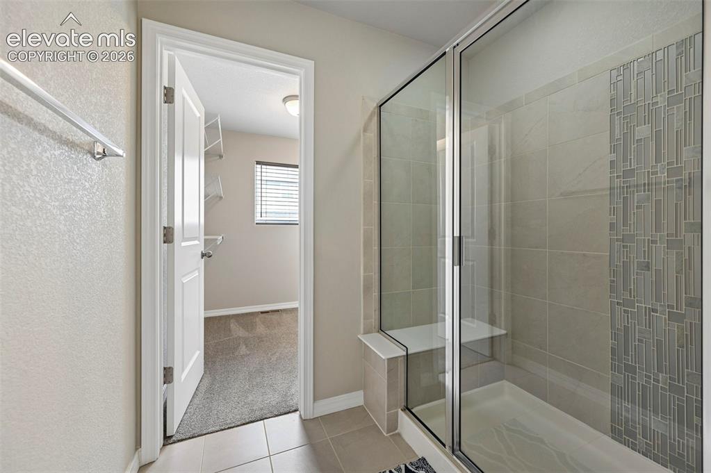 Image 23 of 28: Bathroom