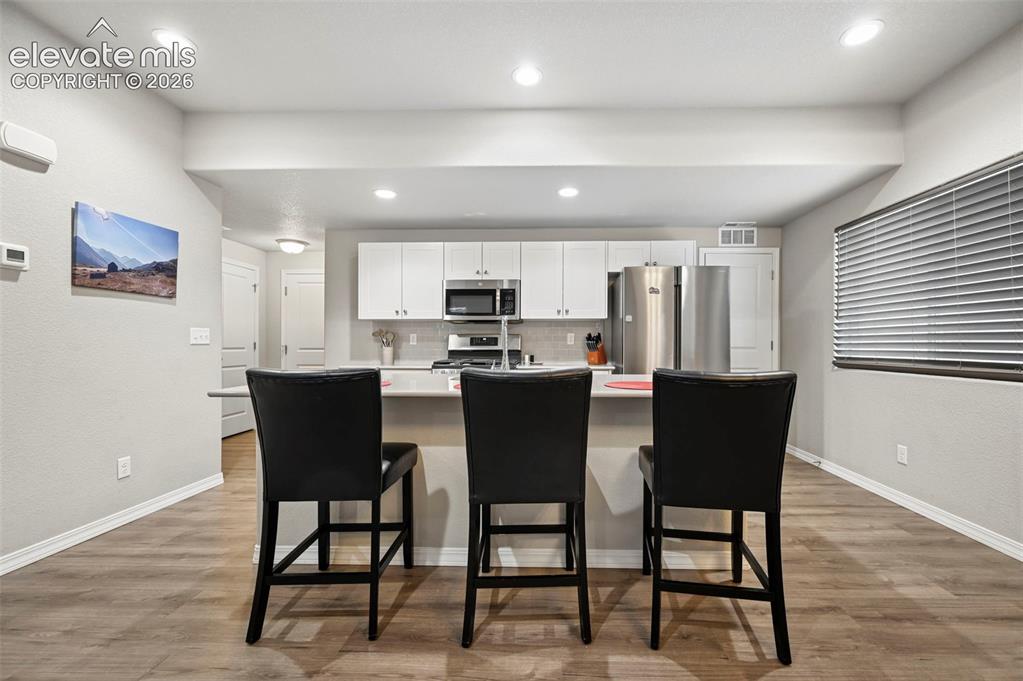 Image 7 of 28: Kitchen
