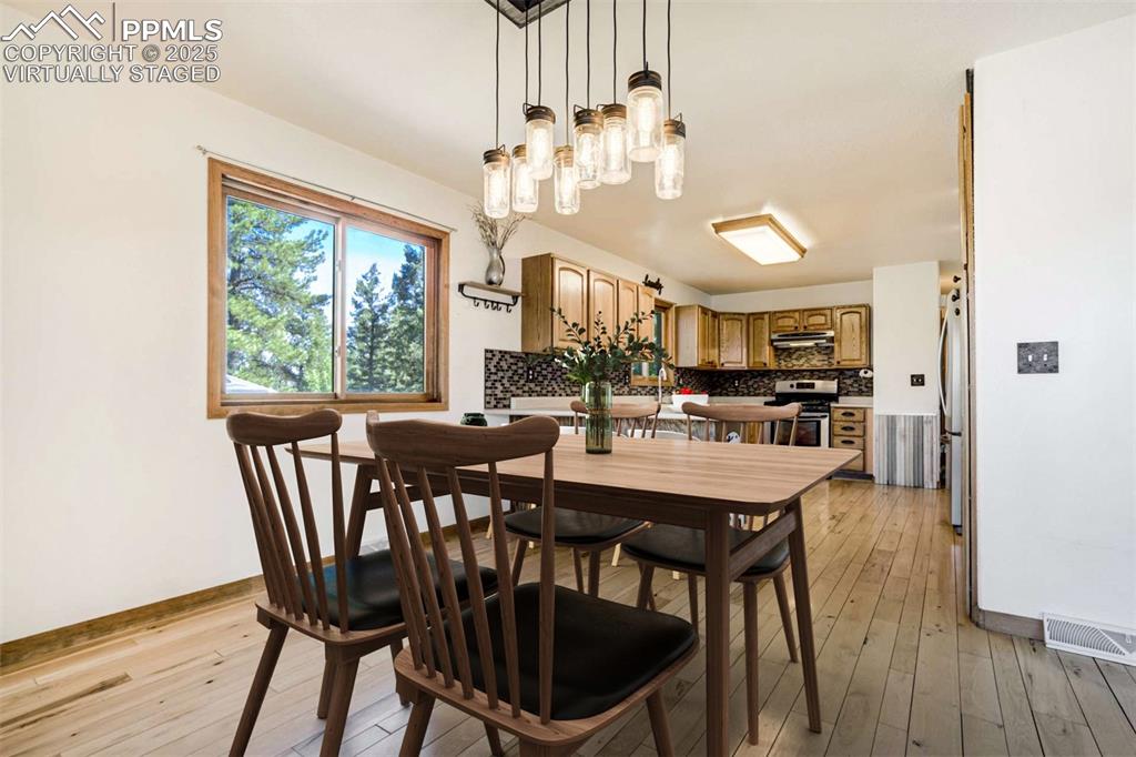 Image 11 of 50: Virtually Staged