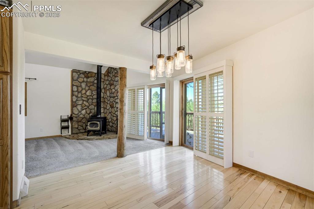 Image 17 of 50: Dining Area