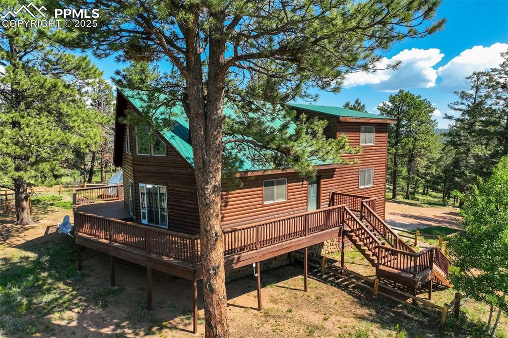 Image 2 of 50: Back of Structure