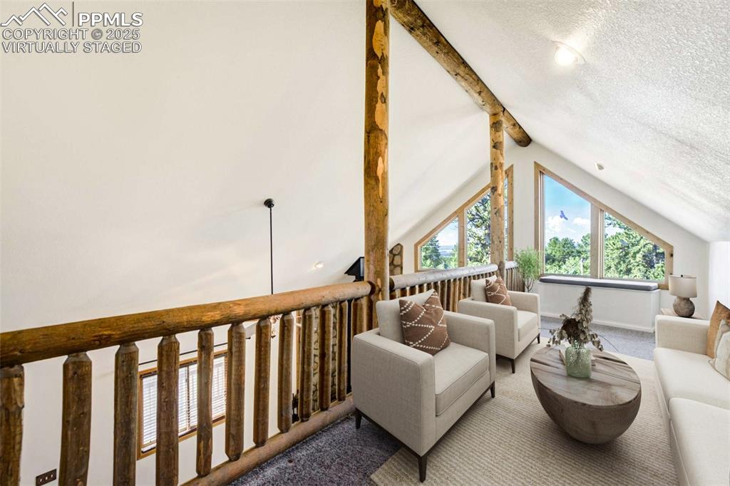 Image 22 of 50: Virtually Staged