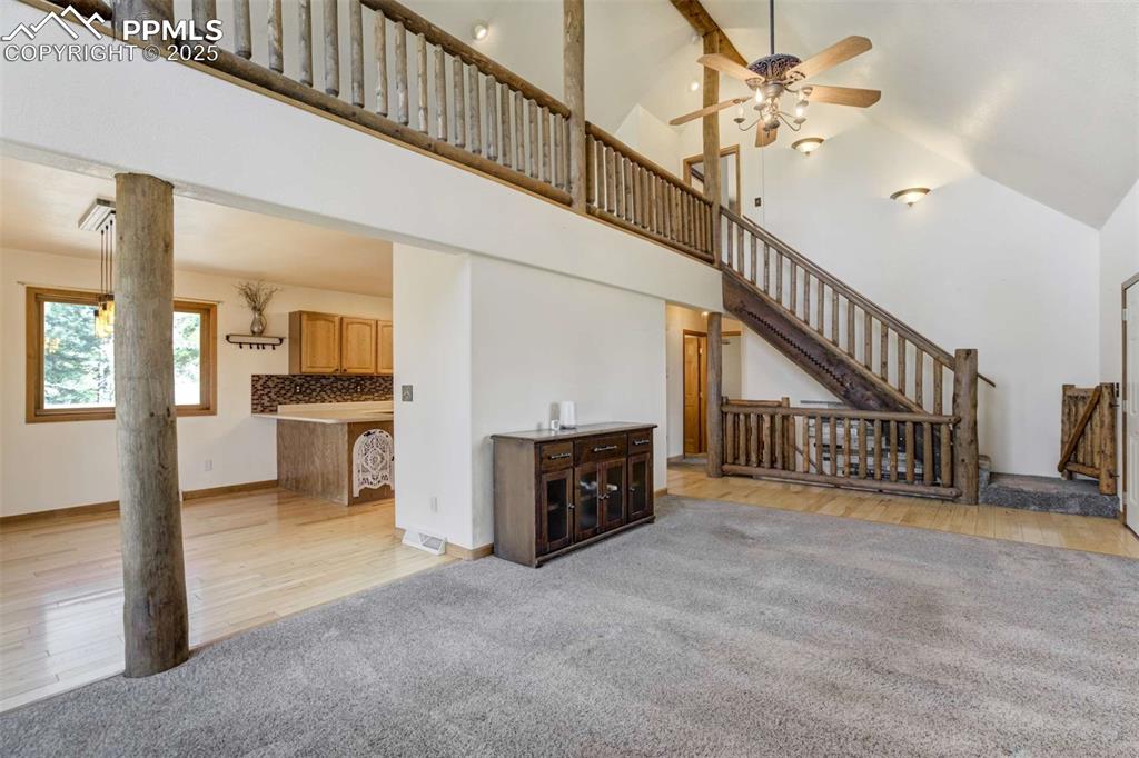 Image 38 of 50: Living Room