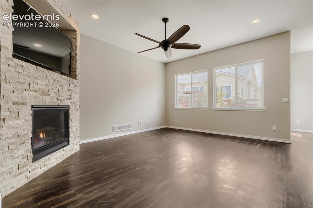 Image 10 of 50: large living room