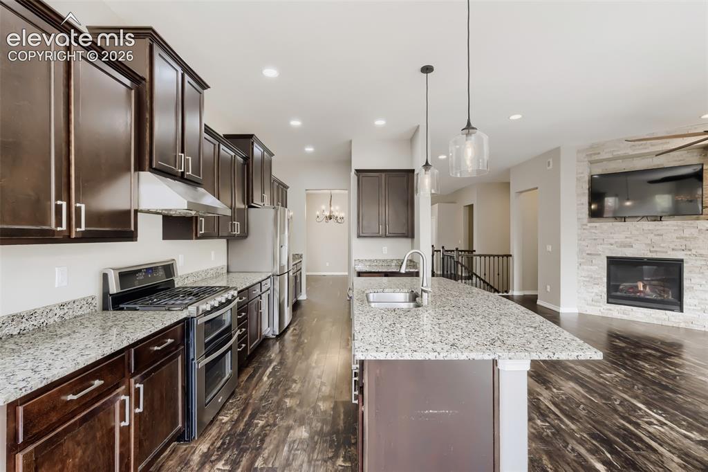 Image 15 of 50: expansive granite surfaces