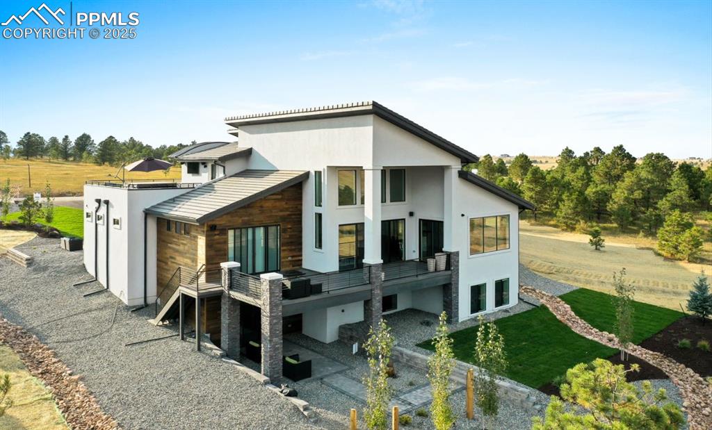 Image 44 of 50: Back of Structure