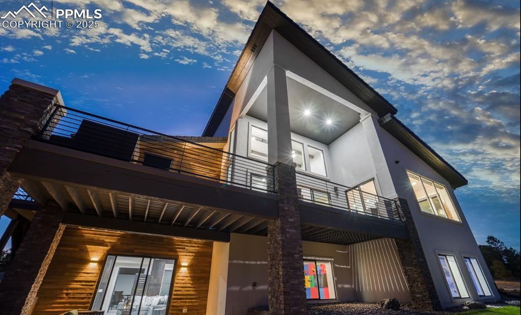 Image 50 of 50: Side of Structure