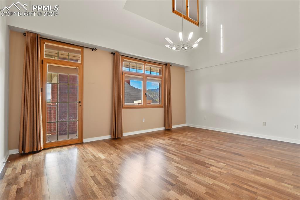 Image 46 of 50: Master Bedroom