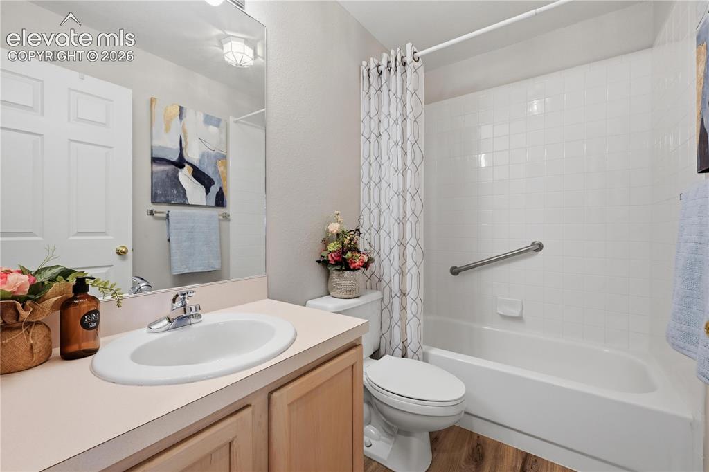 Image 17 of 26: Full Bathroom Upper Level