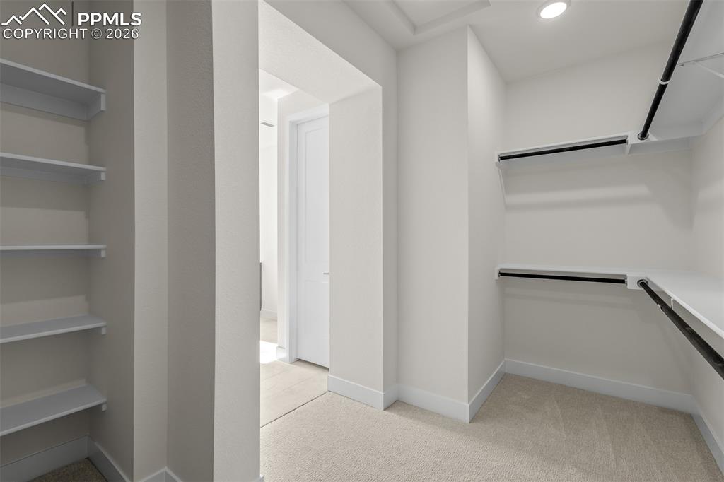 Image 20 of 31: Closet