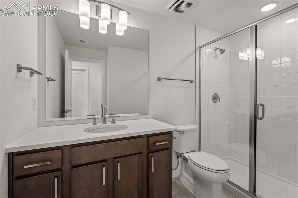 Image 28 of 31: Bathroom