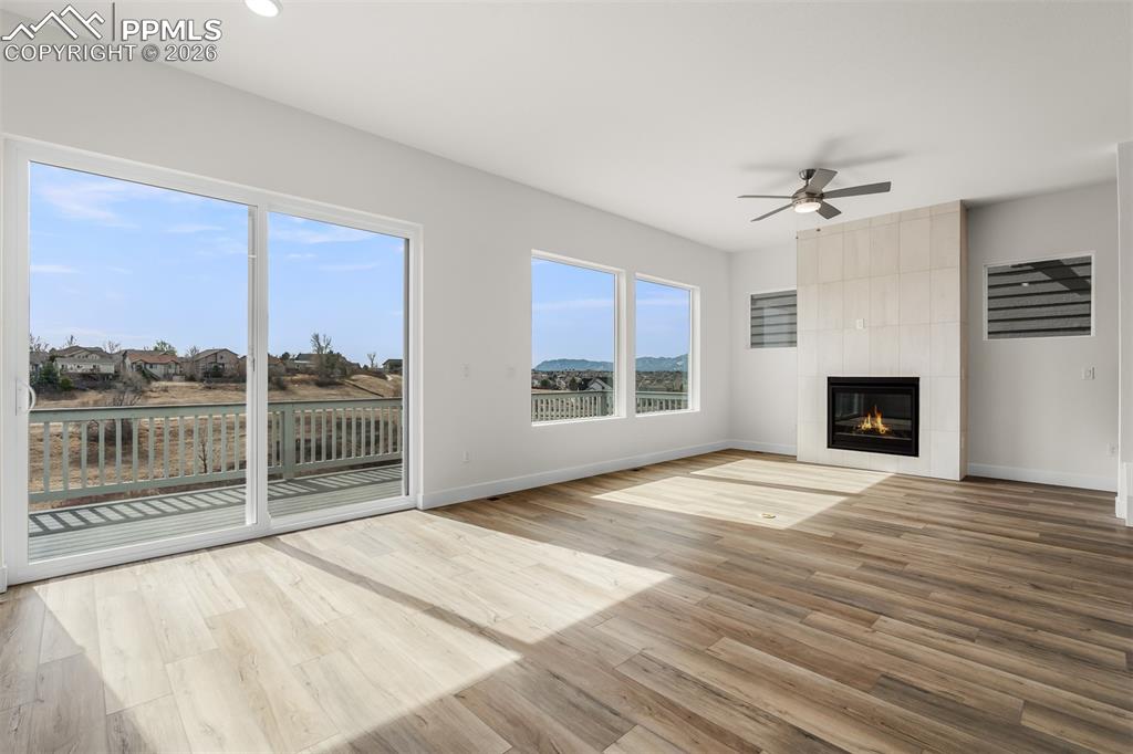 Image 5 of 31: Living Room