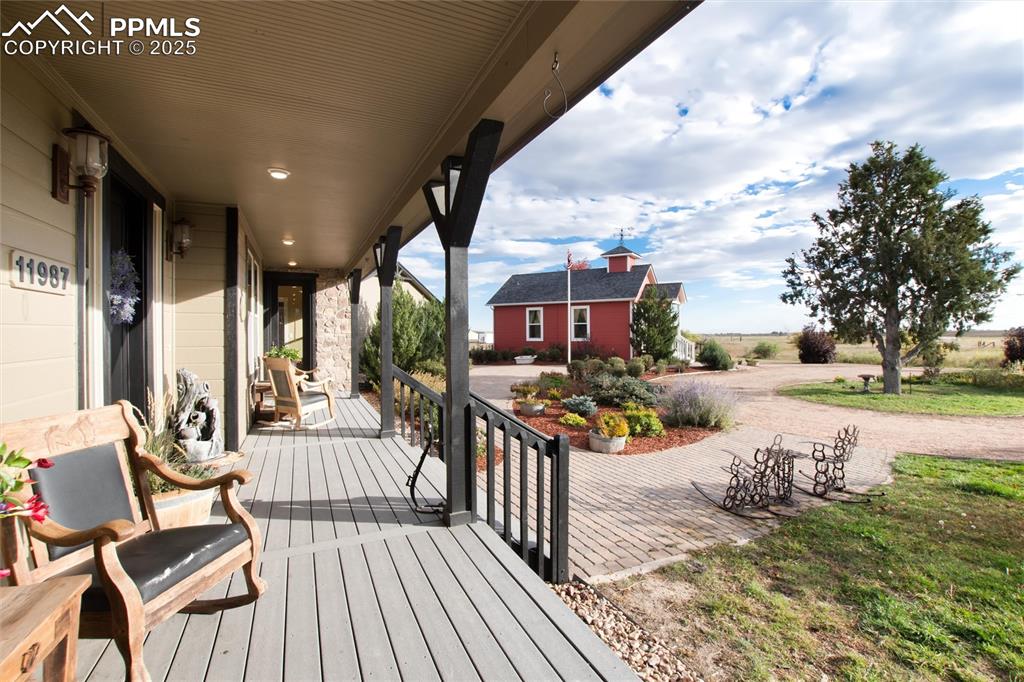 Image 11 of 34: Deck