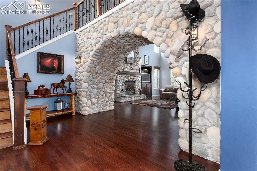 Image 13 of 34: Living Room