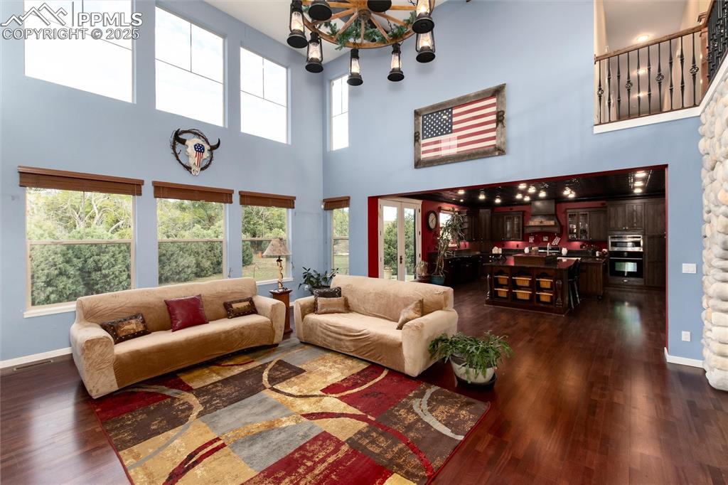 Image 16 of 34: Living Room