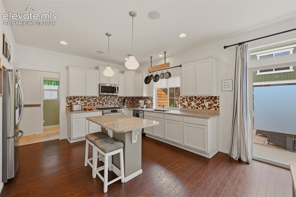 Image 13 of 36: Kitchen