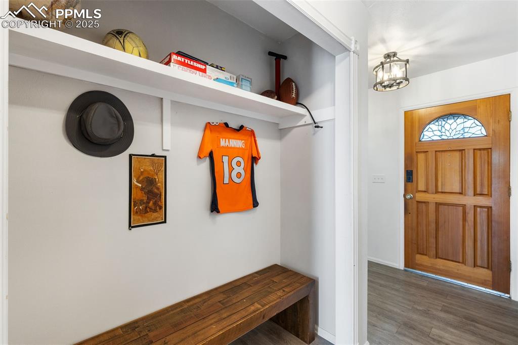 Image 13 of 45: Mud Room