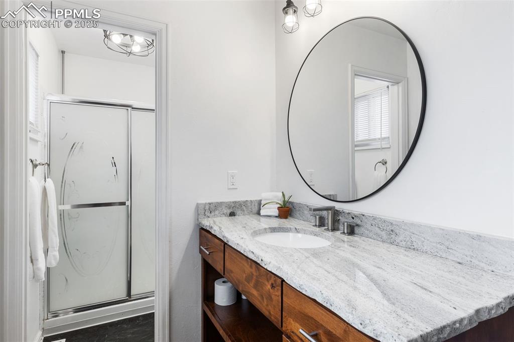 Image 41 of 45: Bathroom