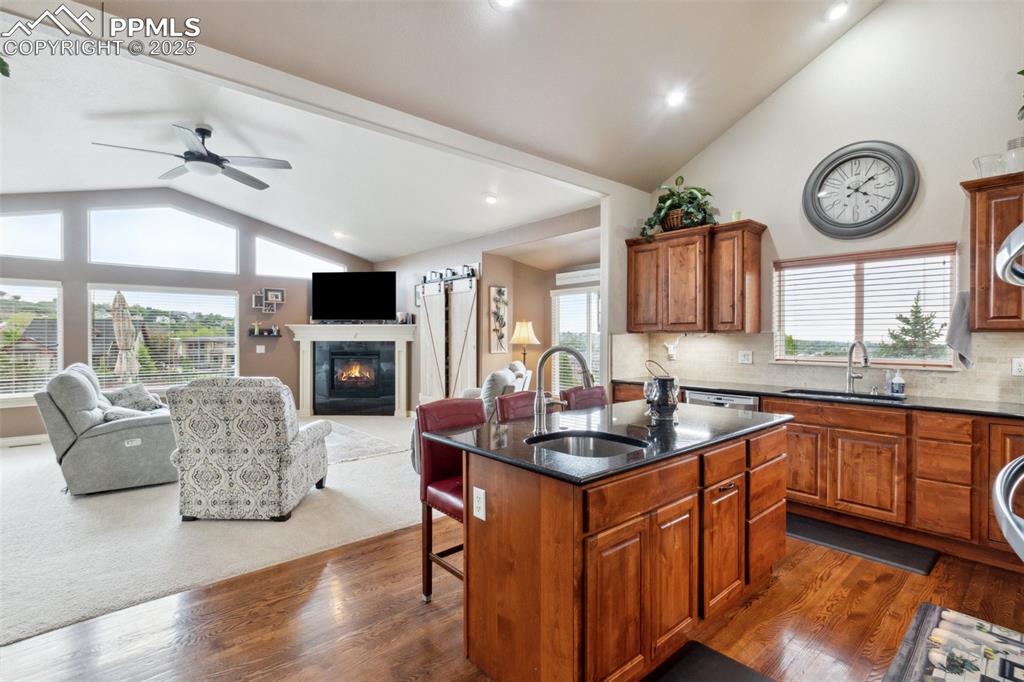 Image 10 of 48: Kitchen
