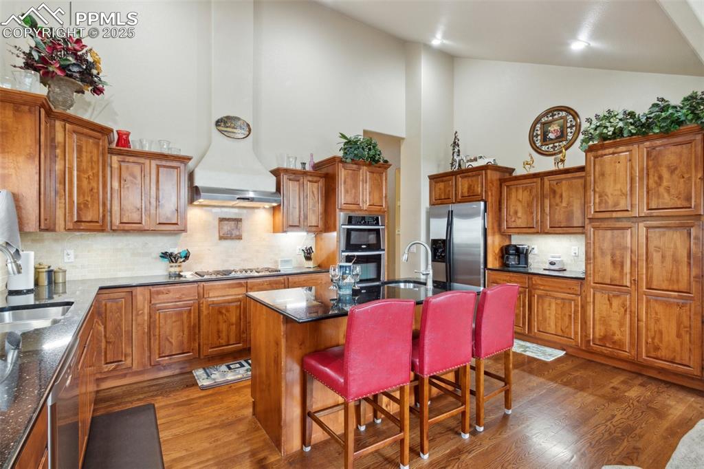 Image 12 of 48: Kitchen