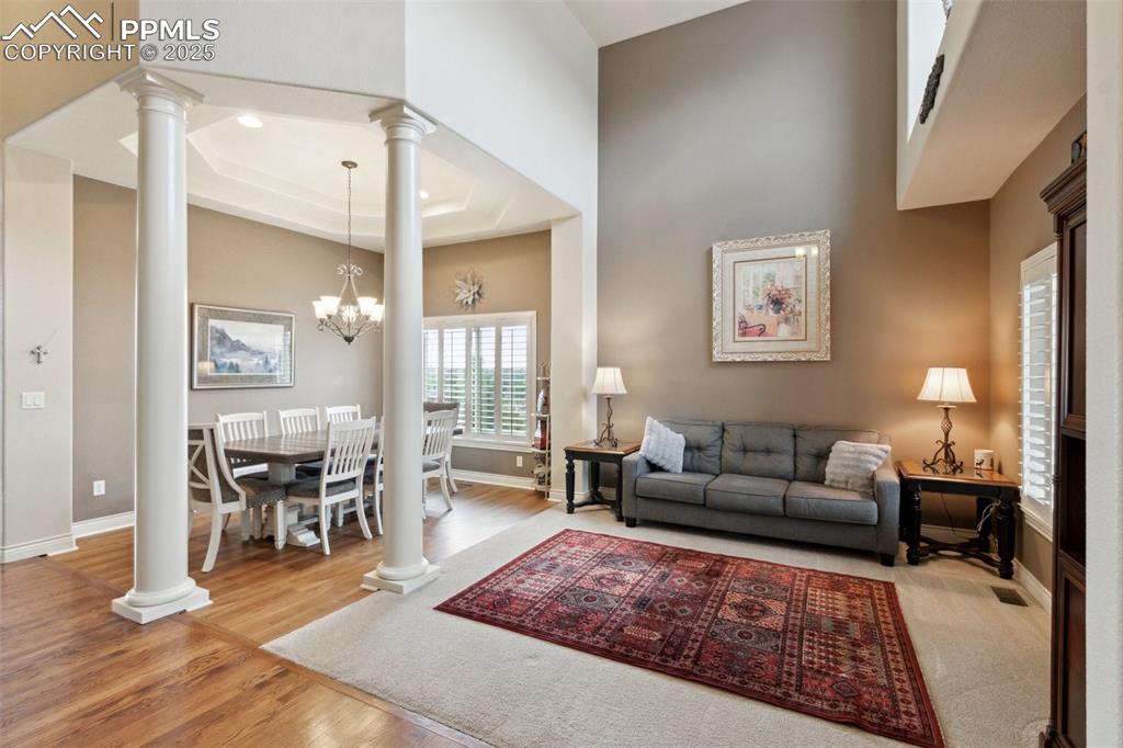 Image 9 of 48: Dining Room