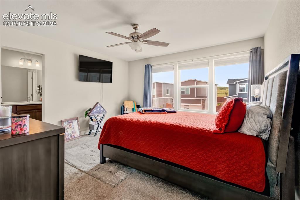 Image 15 of 29: Bedroom