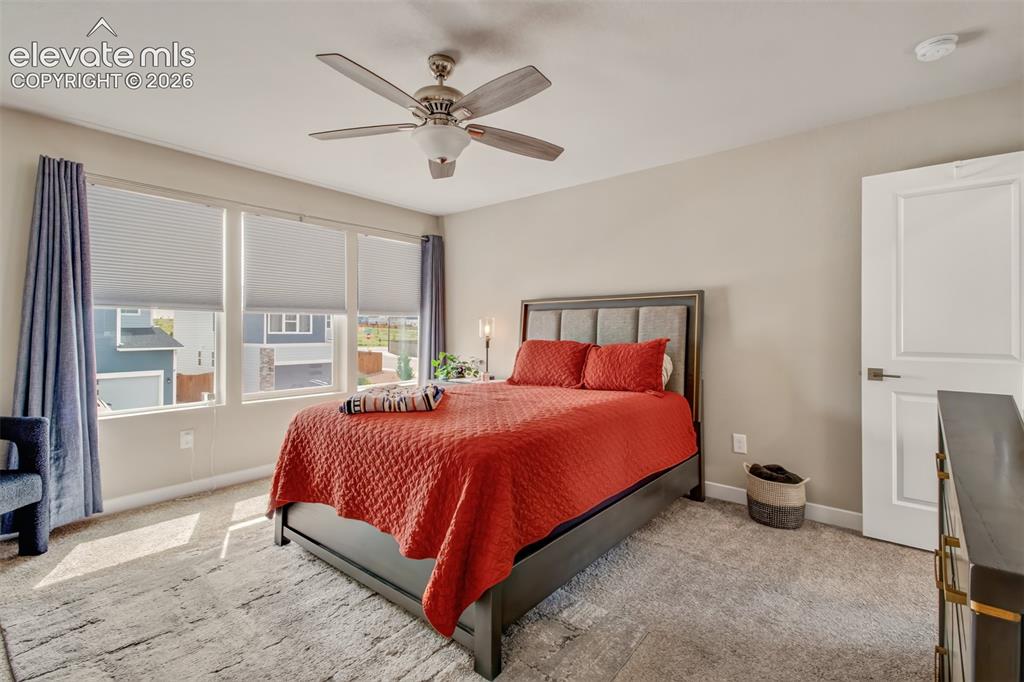 Image 16 of 29: Bedroom