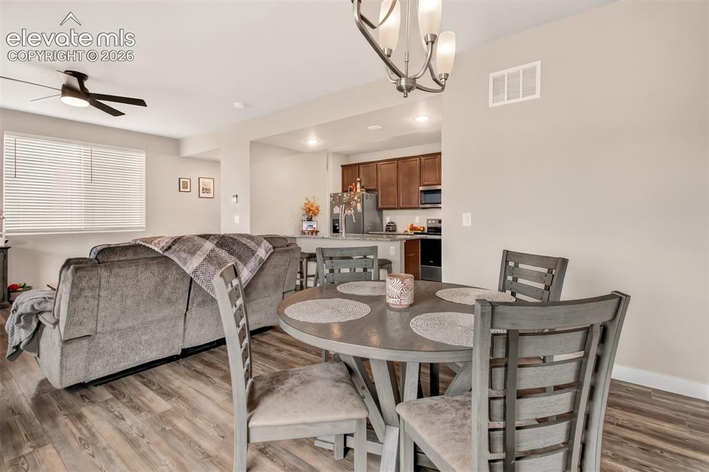 Image 7 of 29: Dining Area