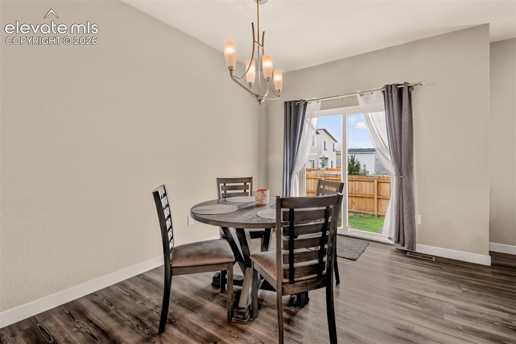 Image 8 of 29: Dining Area