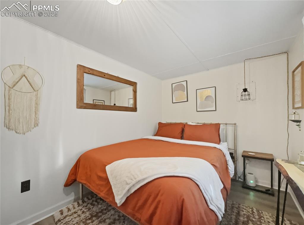 Image 11 of 19: Bedroom