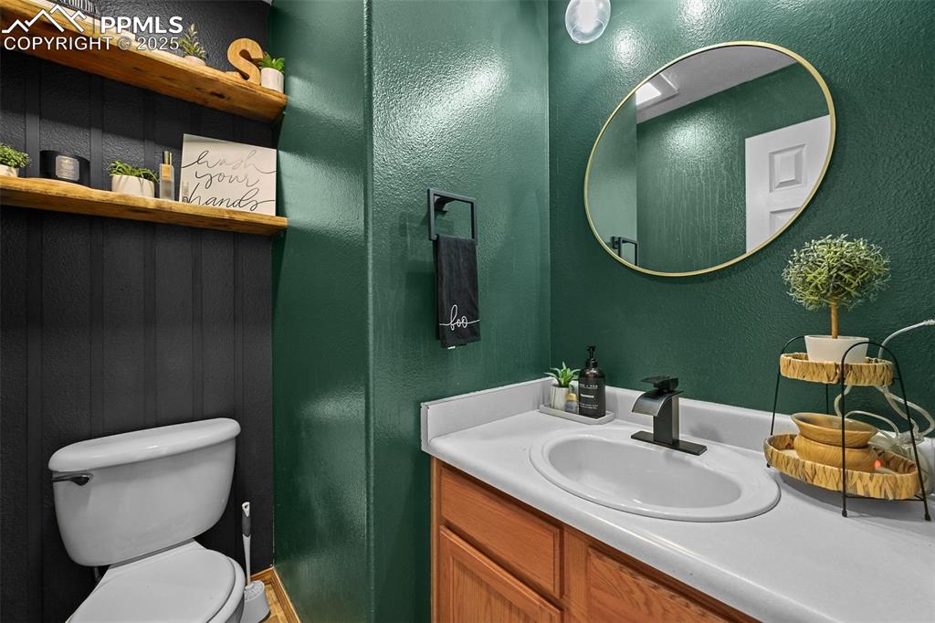 Image 20 of 31: Bathroom