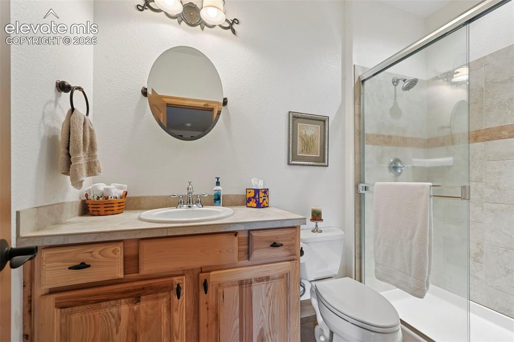 Image 30 of 48: Bathroom #3