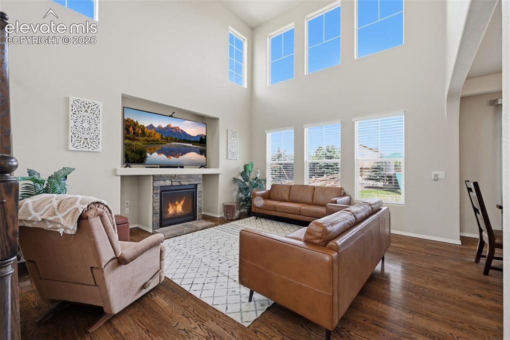 Image 12 of 40: Living Room
