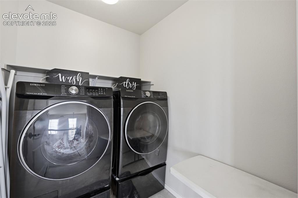 Image 25 of 40: Laundry