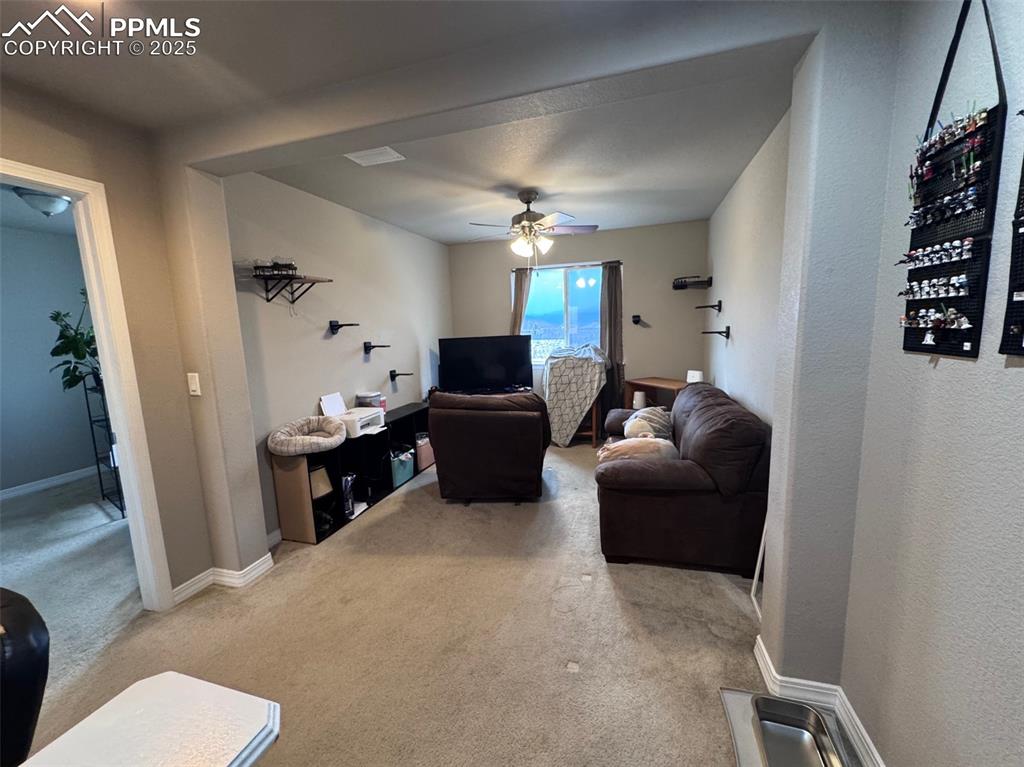 Image 19 of 31: Loft/Study/Office Area