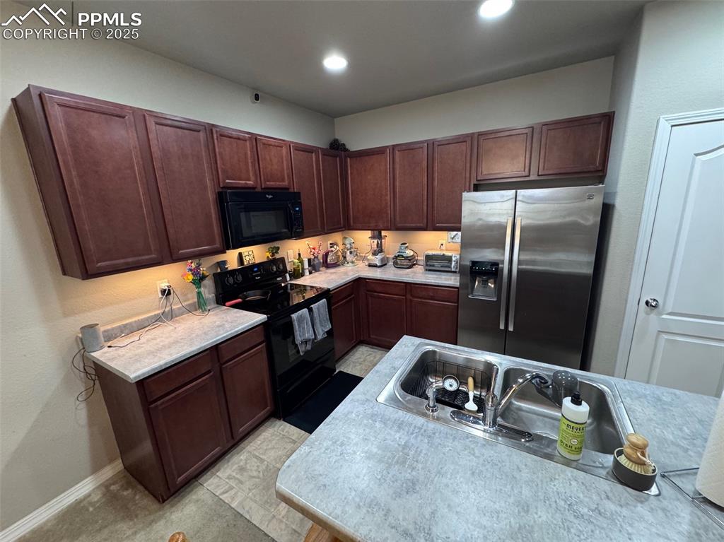 Image 8 of 31: Under Cabinet Lighting