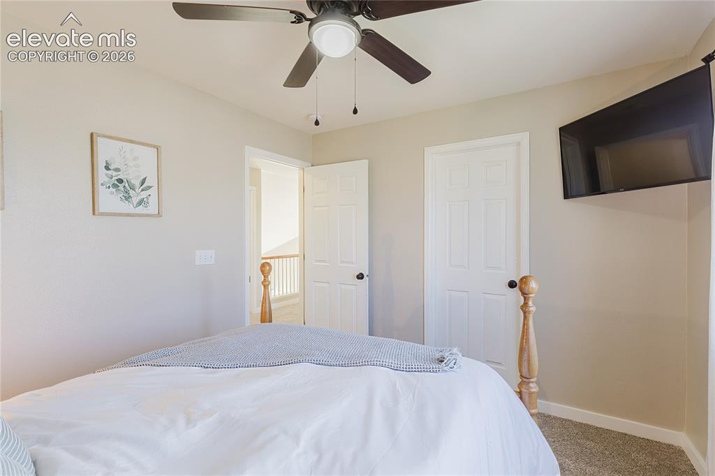 Image 34 of 48: Bedroom