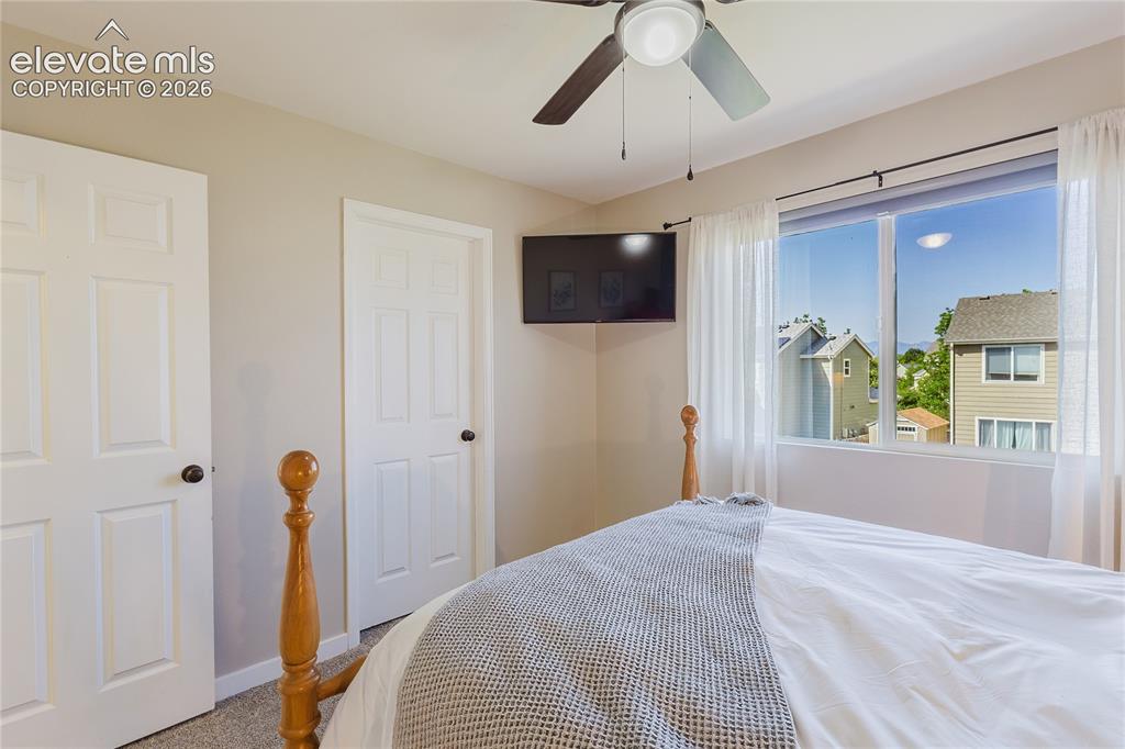 Image 35 of 48: Bedroom
