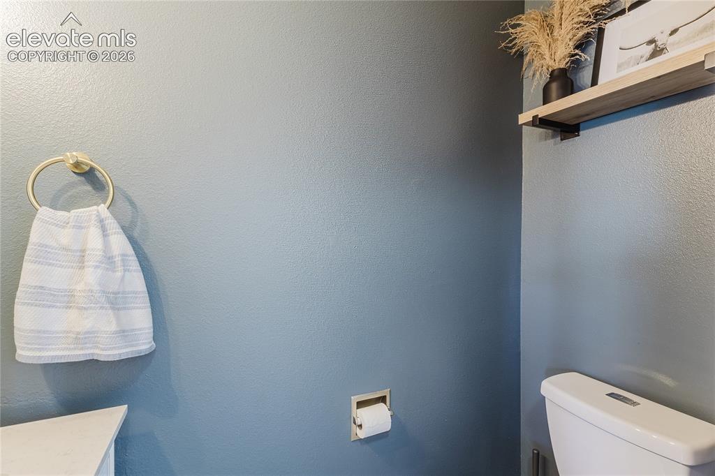 Image 7 of 48: Bathroom