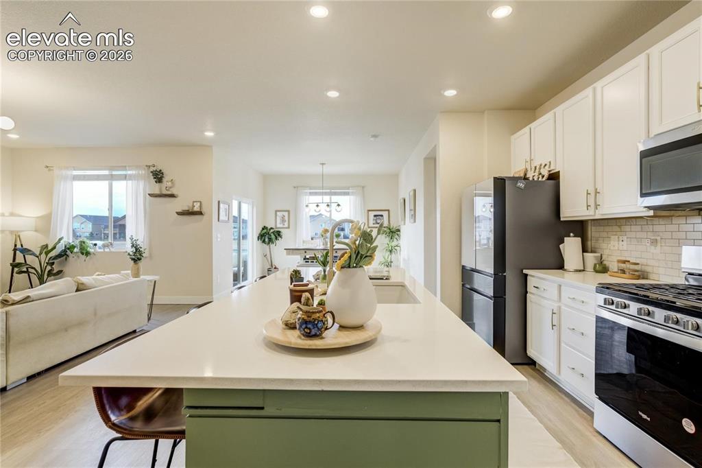 Image 11 of 45: Kitchen