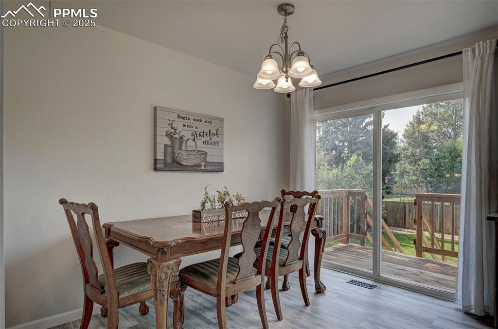 Image 15 of 49: Dining Area