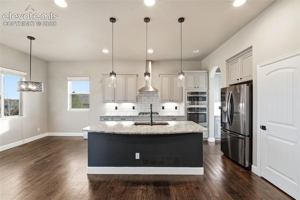 Image 12 of 41: Kitchen
