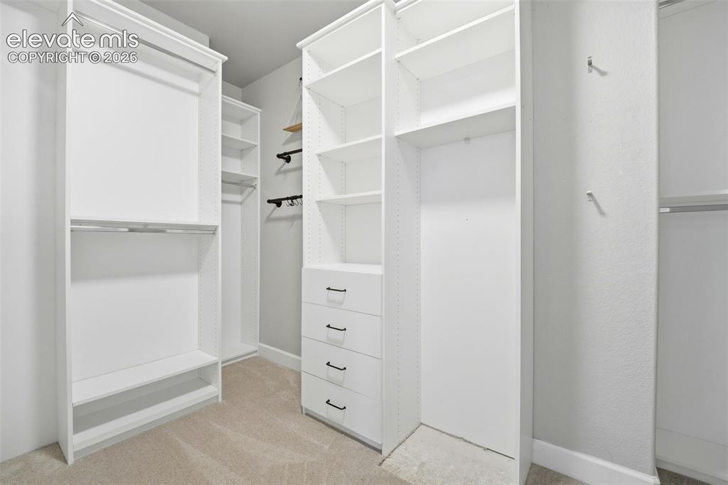 Image 20 of 41: Closet