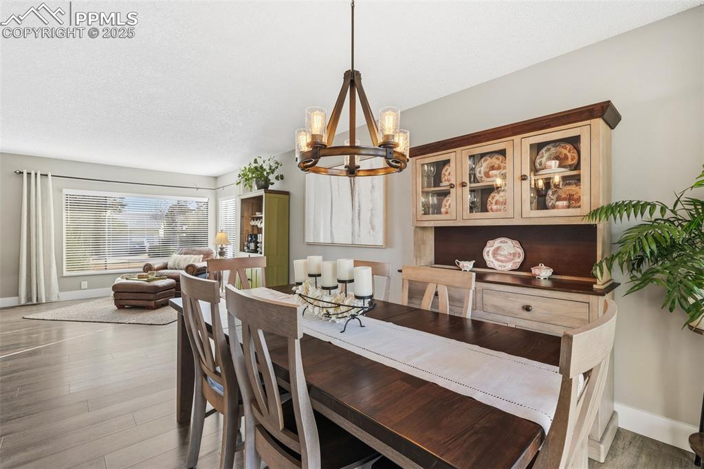 Image 12 of 45: Dining Room