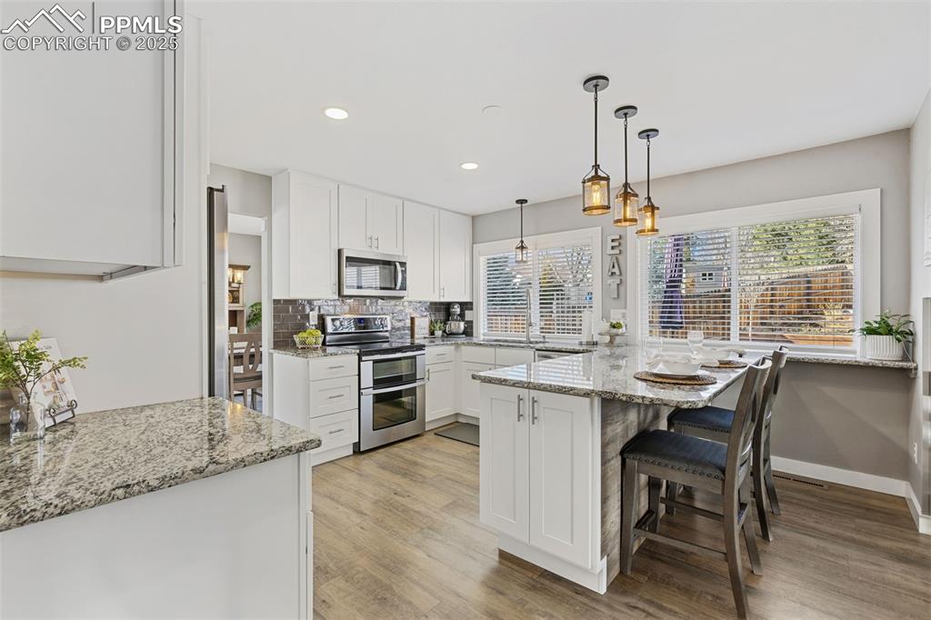 Image 4 of 45: Kitchen